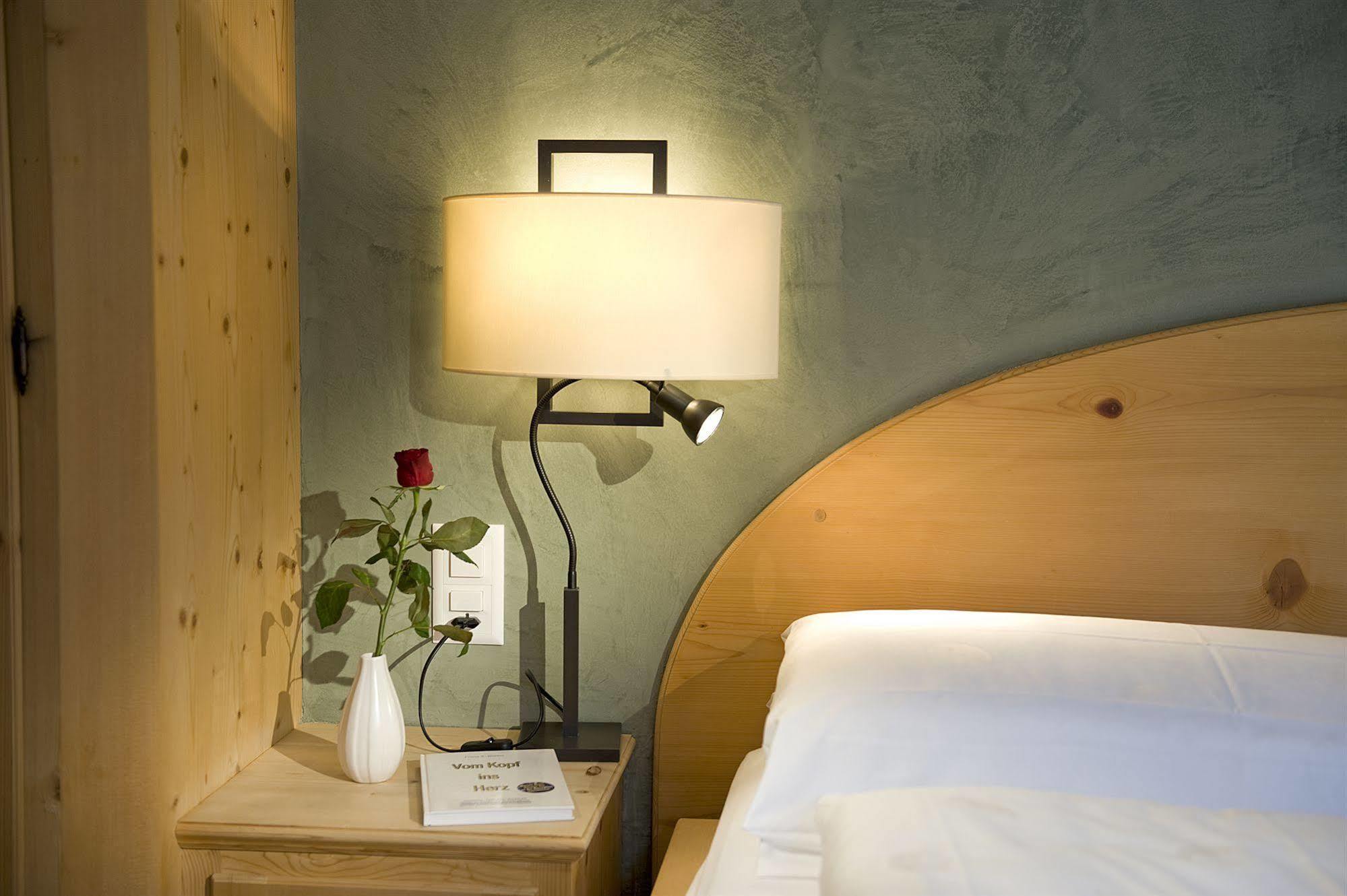 Hotel Alpina Клостерс Екстер'єр фото